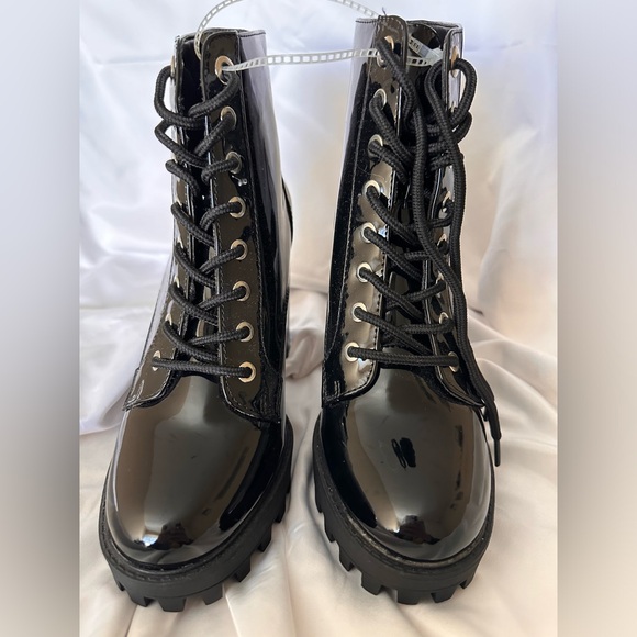 New LACE UP BLOCK HEEL PLATFORM ANKLE BOOT - Picture 3 of 8